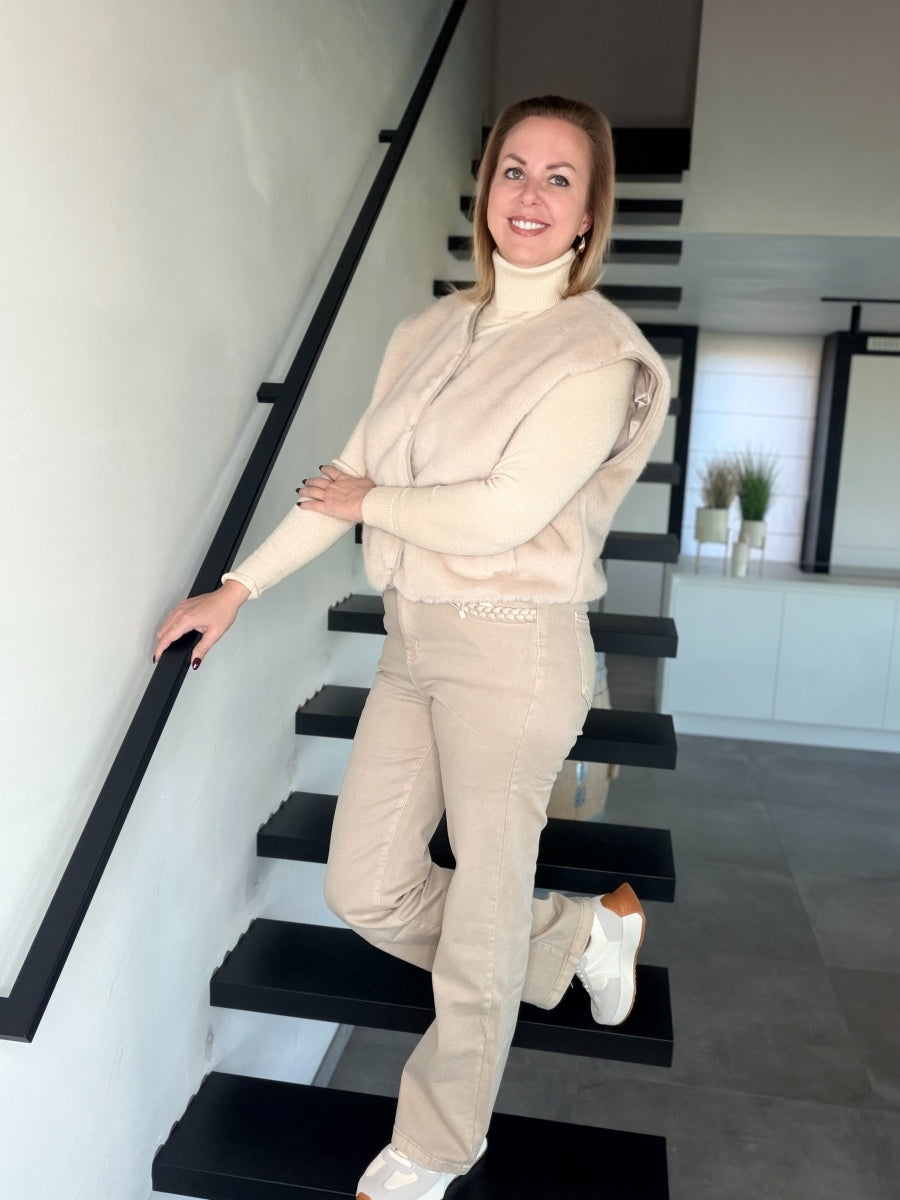 GINA BROEK BEIGE MET VLECHT DETAILS