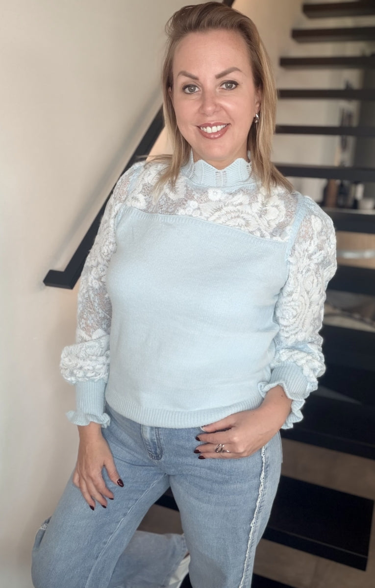 HELENA TU PULL BLAUW MET KANTEN MOUWEN